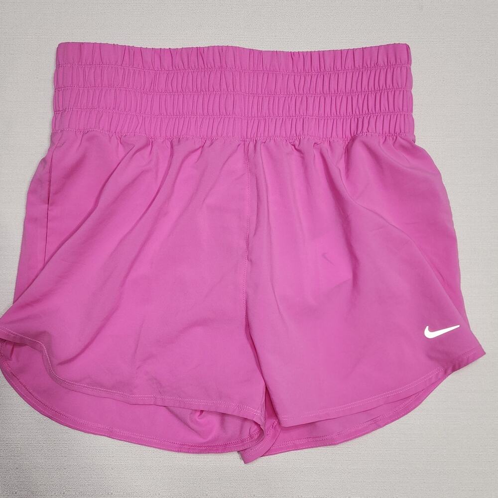 Nike Women's Short Dri-FIT Ultra High-Waisted 3" Brief-Lined Size large NWT